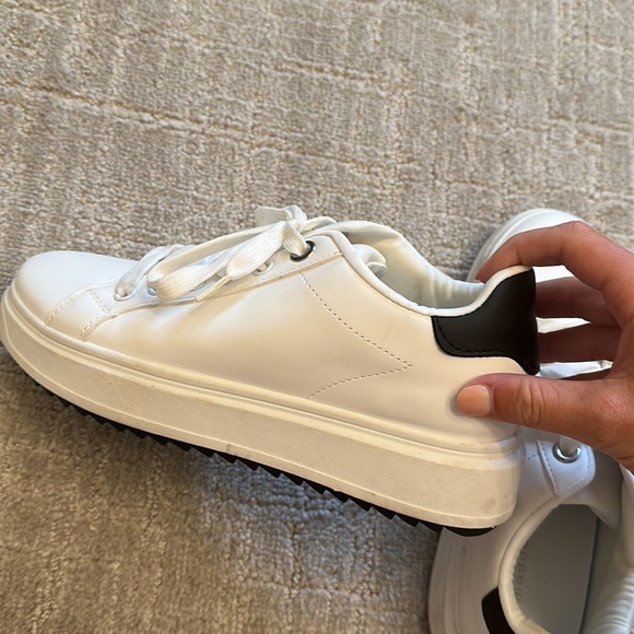 madden girl sneakers - Picture 3 of 3